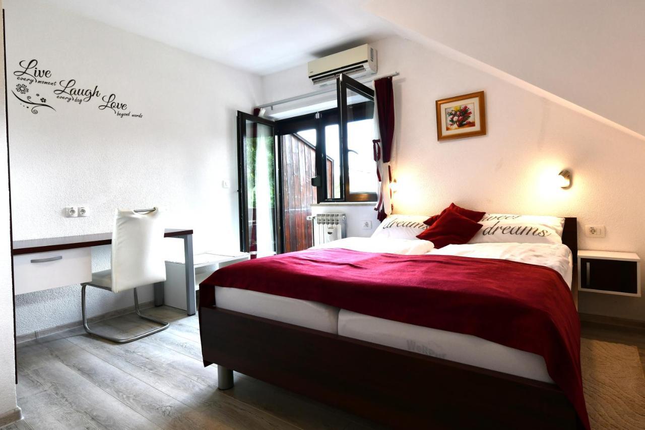 Appartement House Jelena à Selište Drežničko Extérieur photo