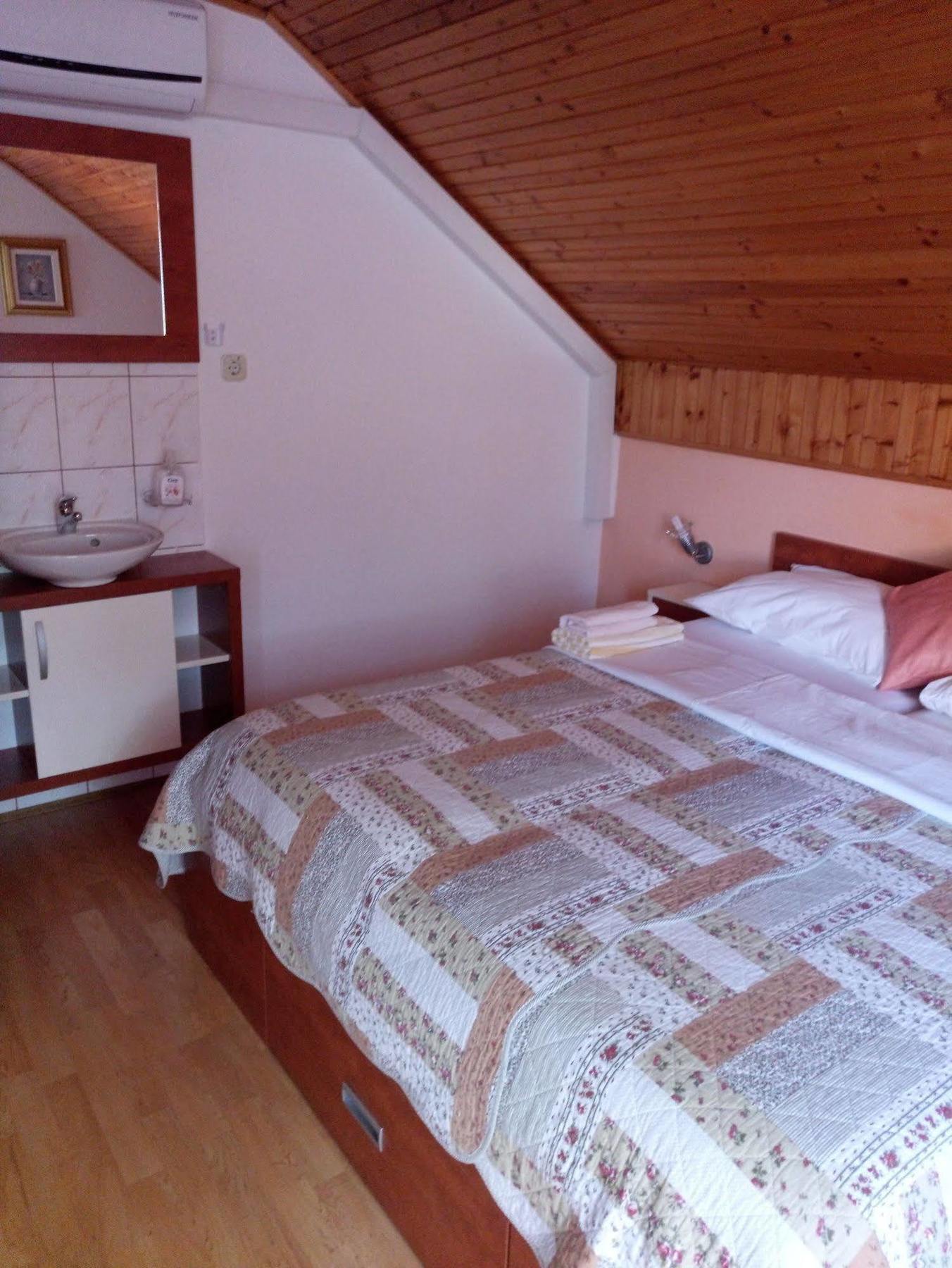 Appartement House Jelena à Selište Drežničko Extérieur photo
