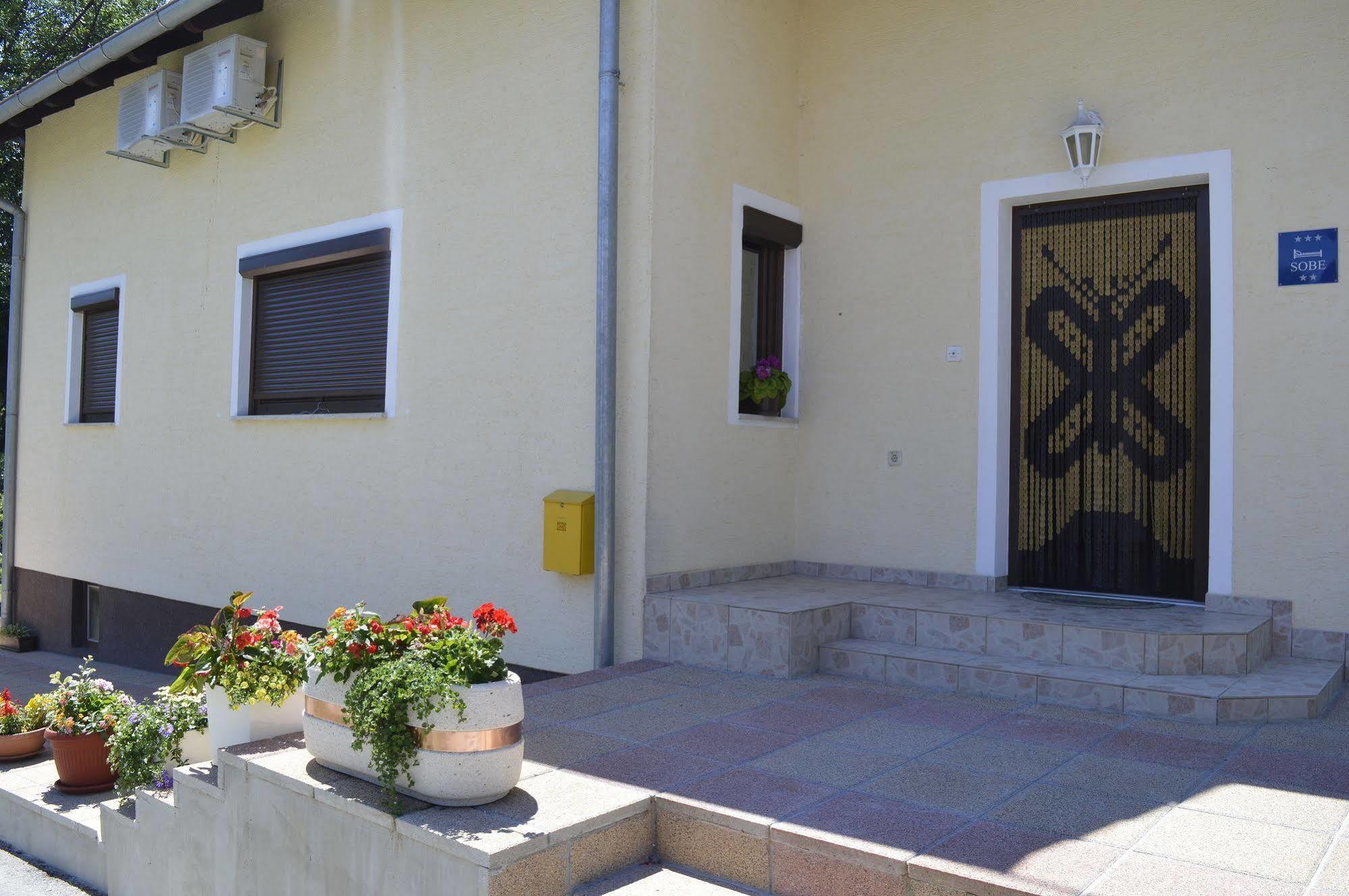 Appartement House Jelena à Selište Drežničko Extérieur photo