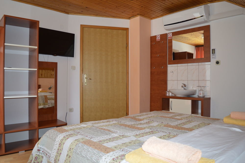 Appartement House Jelena à Selište Drežničko Extérieur photo